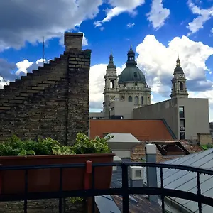 Ice Breaker , Budapest Hungría